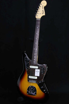 Fender Traditional 60s Jaguar 3-Color Sunburst electrric guitar  with gig bag